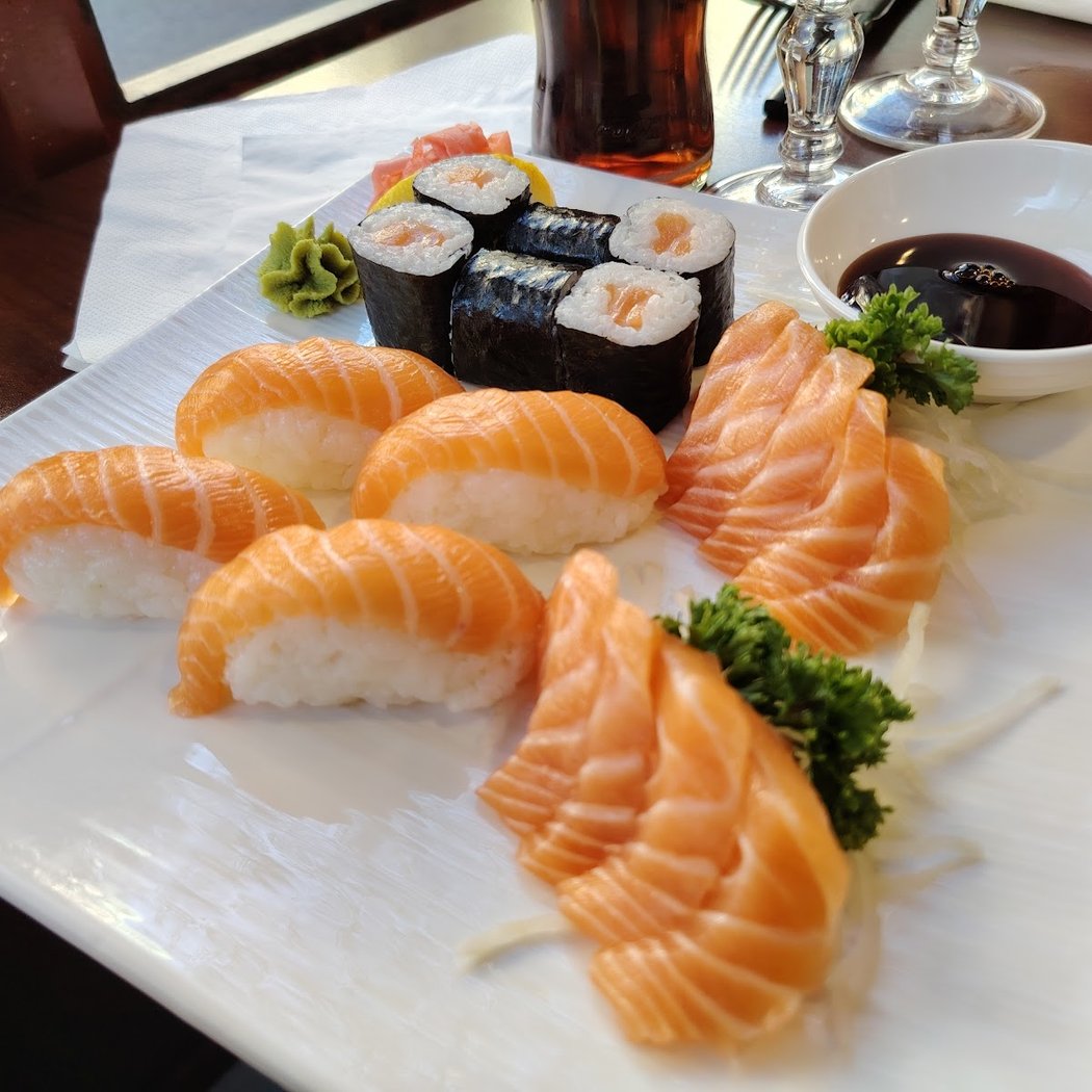 Sushi Sashi ( Okasushi ) 1